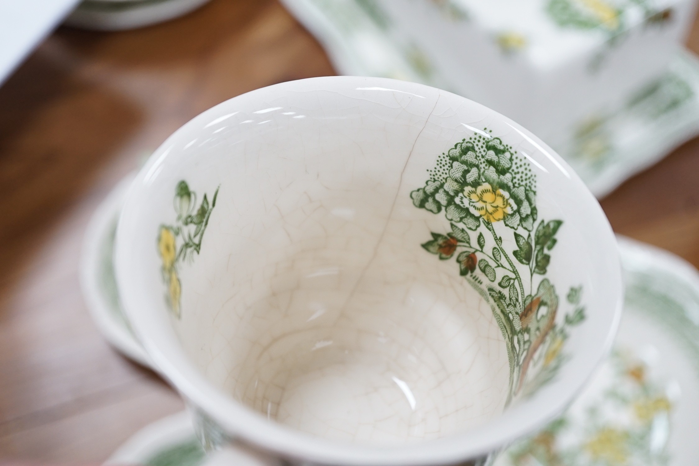 A complete Masons Ironstone Manchu pattern dinner service (settings for twelve persons), comprising twelve dinner plates, twenty-two dessert plates, twelve side plates, twelve soup dishes, twelve bowls, carrying plate, e